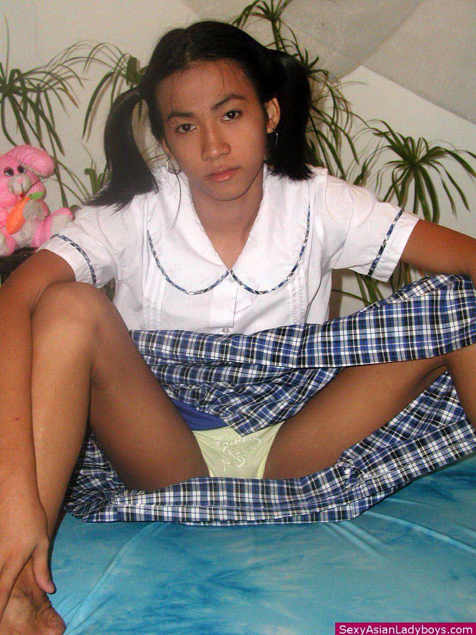 Small Shemale Stripping From Her School Uniform And Spreading